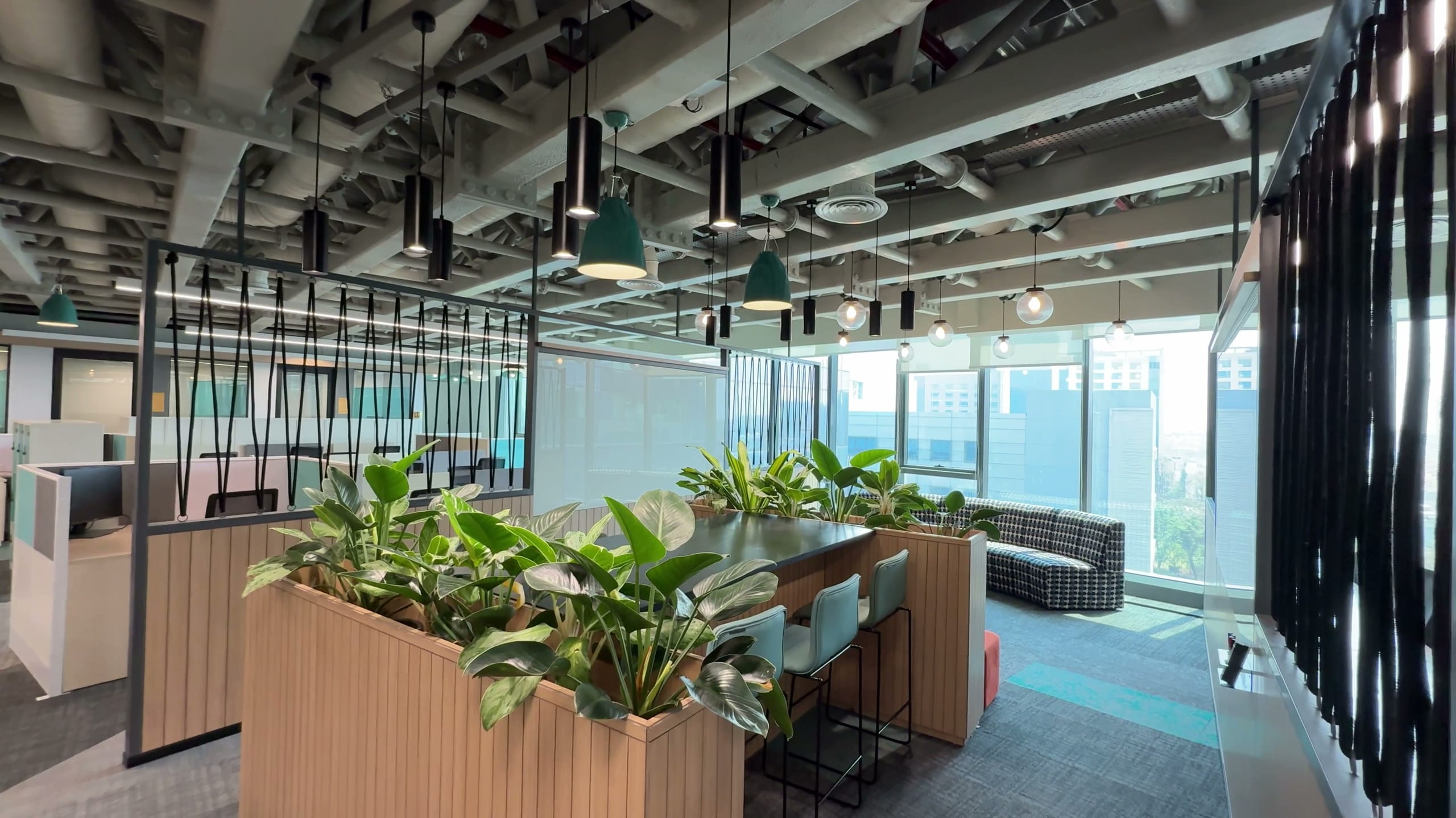 Breakout lounge, left view, at HPE office
