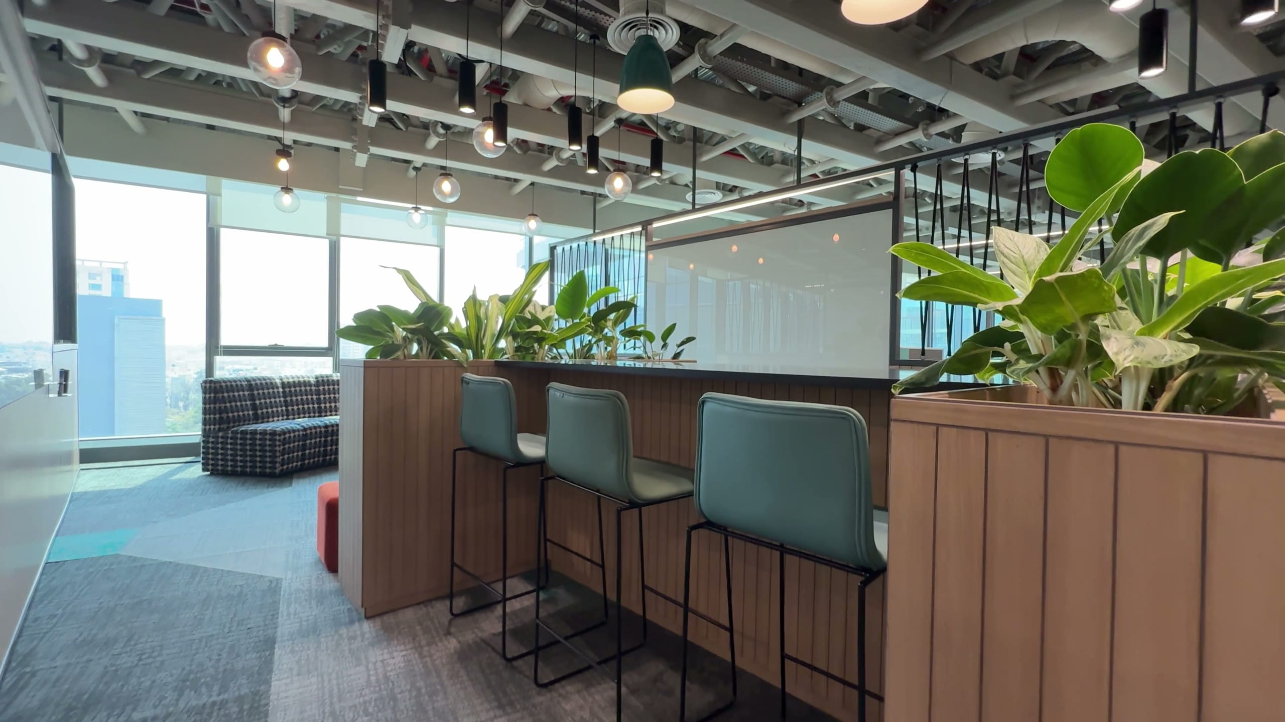 Breakout lounge, right view, at HPE office