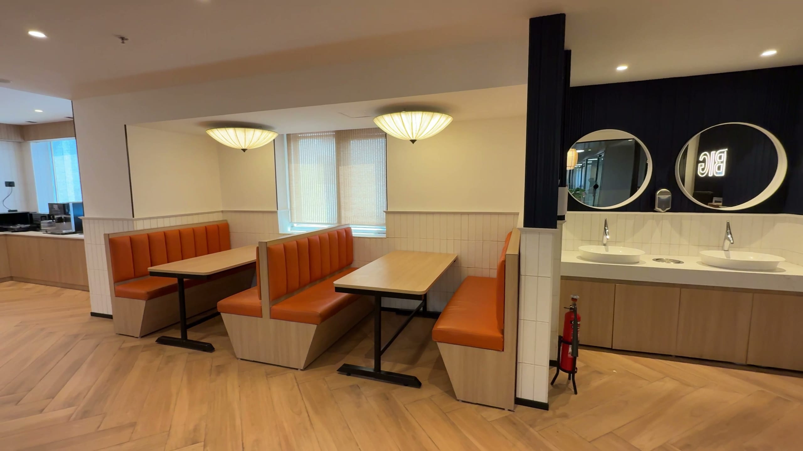 Cafeteria dining seating at Rugr office