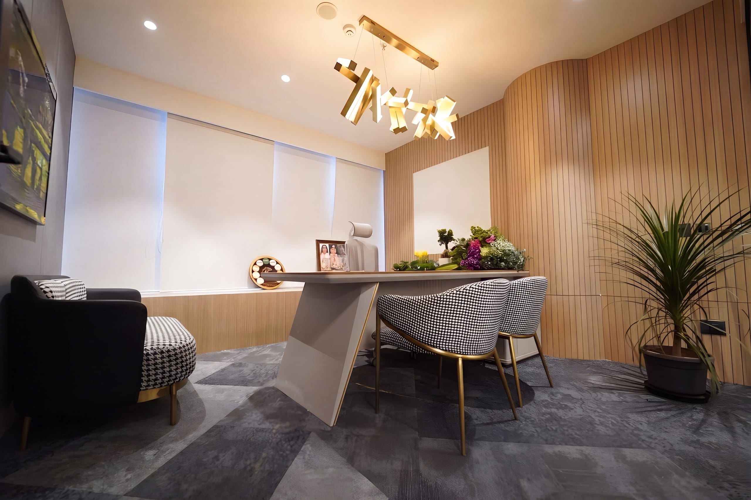 MD cabin with houndstooth chairs and faceted desk, Rugr office